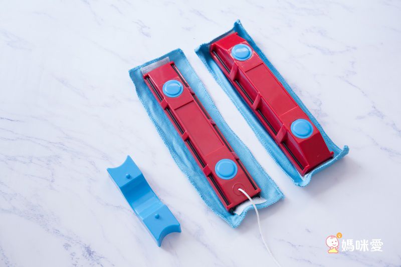 TYROLER 雙面擦窗神器 讓玻璃黑夜變白天～