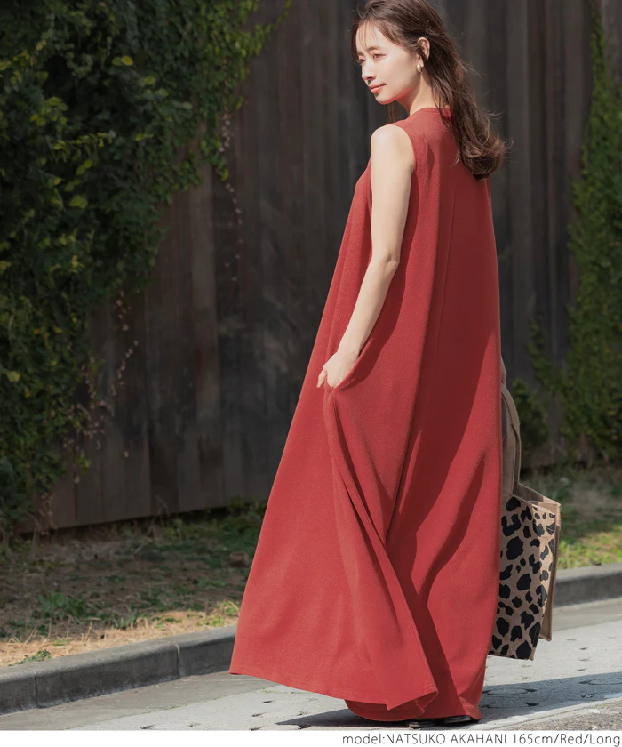 日本 COCA - 素面舒適彈性無袖A字洋裝-黑