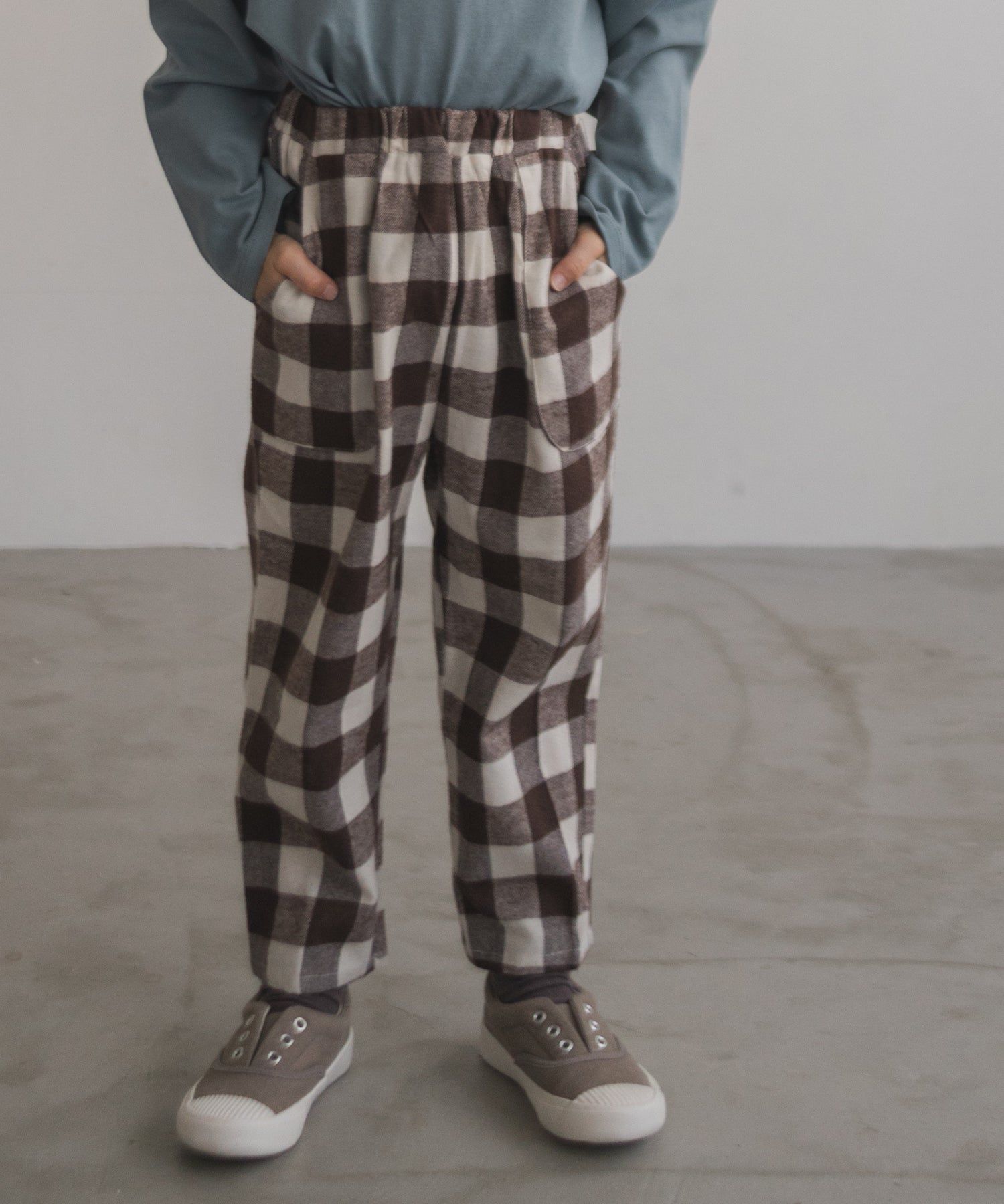 日本 PAIRMANON - 百搭鬆緊長褲-細直條紋-黑