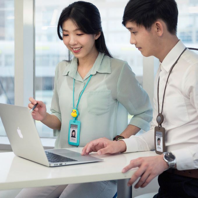 Bone 蹦克 - 頸掛開窗識別證套-伊布-咖啡色