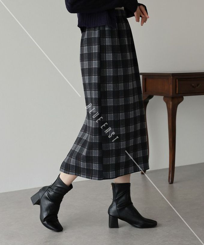 日本 BLUE EAST - 簡潔溫柔格紋後開叉合身長裙-咖啡棕