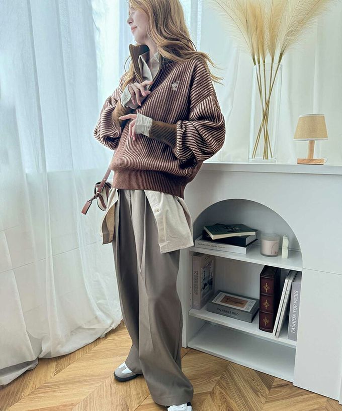 日本 Classical Elf - 半拉鍊線條感 logo刺繡配色針織衫-米x藍