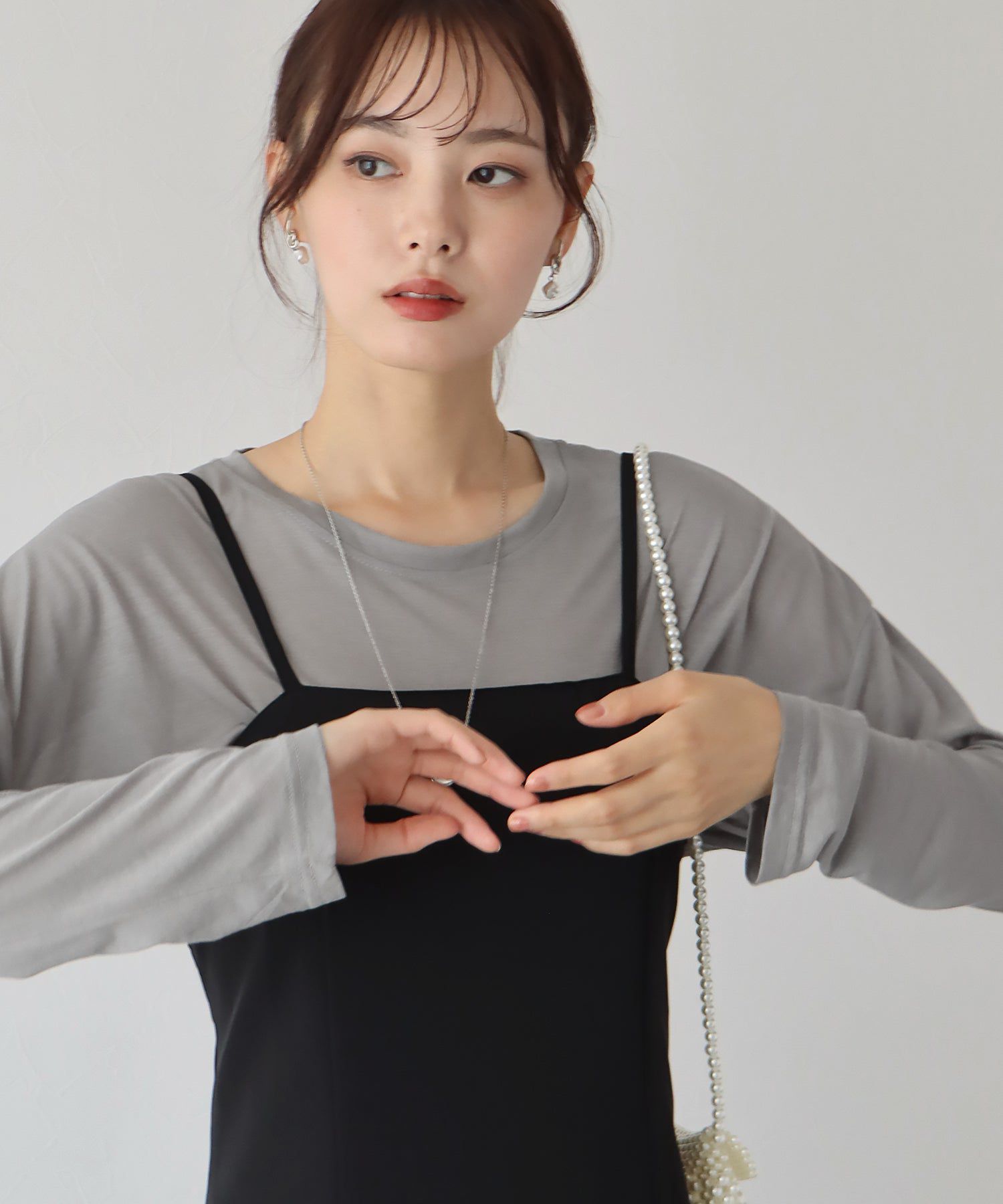 日本 BLUE EAST - 柔軟薄透落肩長袖上衣-粉