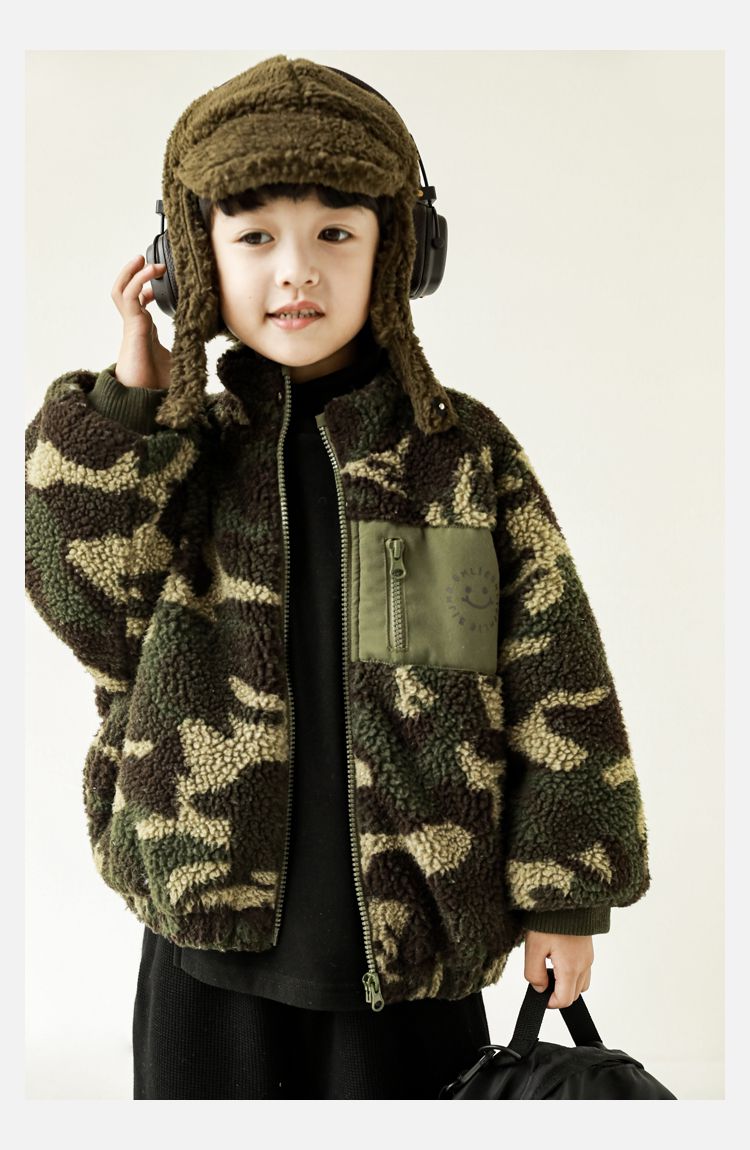 TONGMO - 帥氣羊羔絨立領迷彩長袖外套-綠色