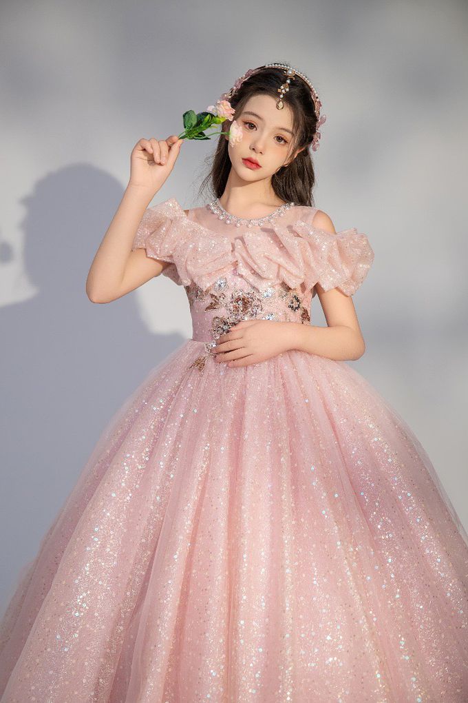 浪漫粉嫩滿版繡珠片紗珍珠領口落肩長禮服 演奏會婚禮花童長禮服