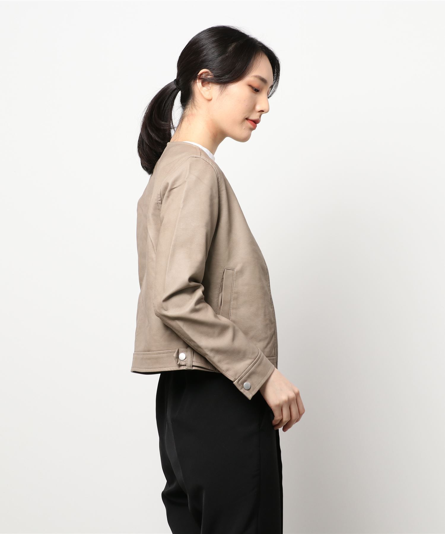 日本 Riche Glamour - 帥氣仿皮皮衣-圓領素面-焦糖