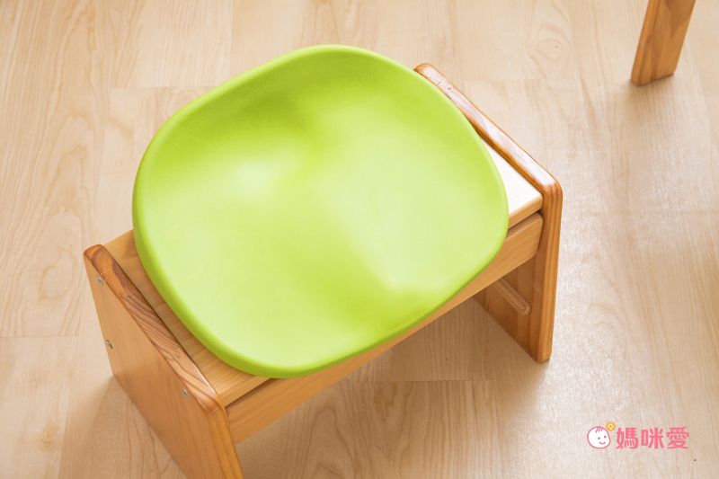 日本文具 SONIC - 人體工學 兒童學習椅墊