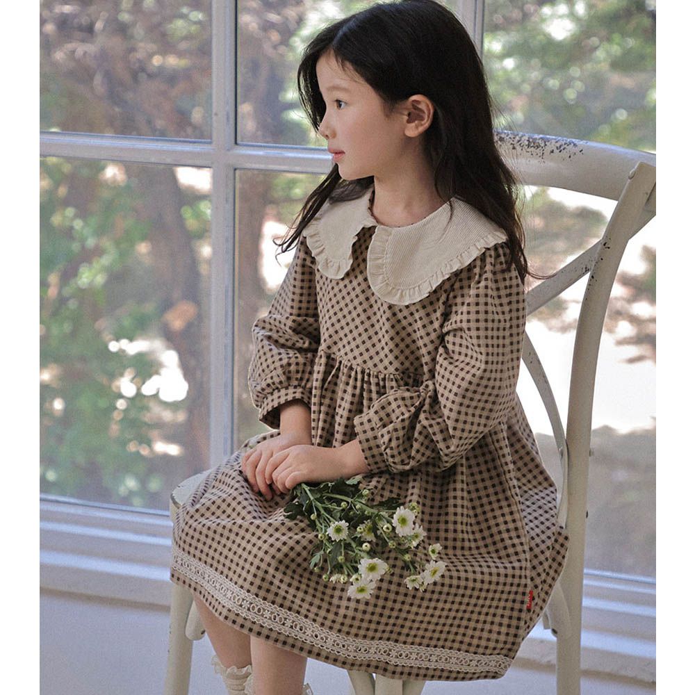 可可格紋荷葉翻領長袖洋裝-咖啡X杏