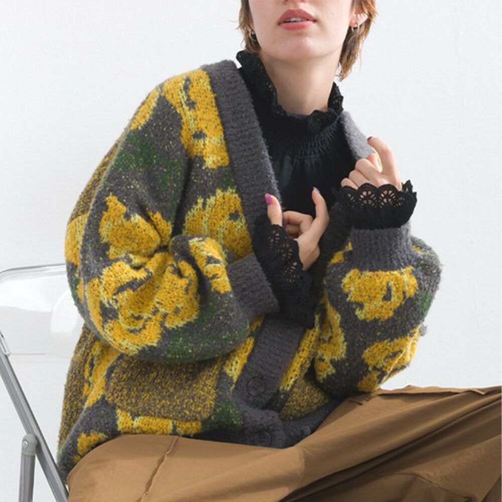 華麗大花朵溫暖V領開襟外套-炭灰x黃