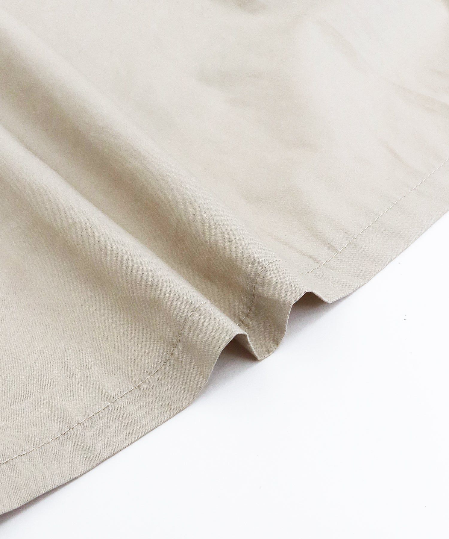 日本 BLUE EAST - 優雅的她泡泡袖洋裝-經典黑