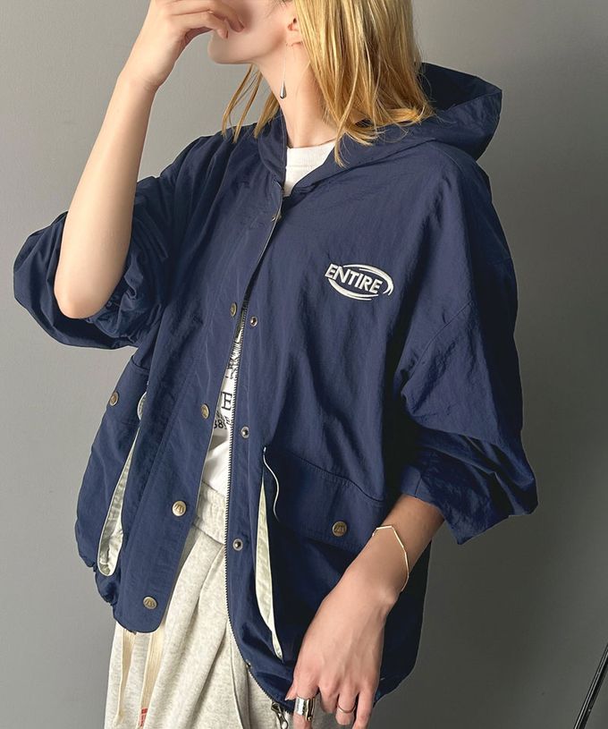 日本 Classical Elf - 胸前logo大口袋輕量連帽風衣外套-白