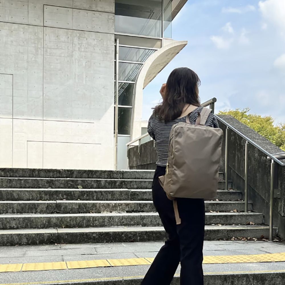 JOUET 尼龍防潑水方形後背包-卡其色