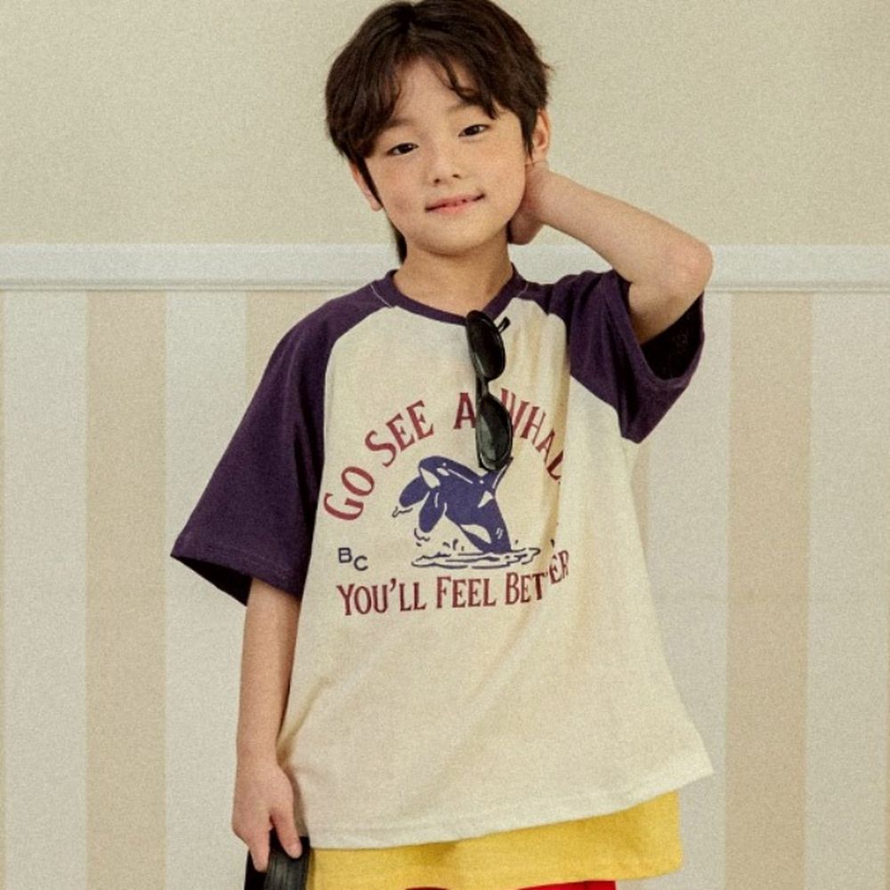 W.S.B. 純棉拼色短袖上衣-鯨魚飛躍圖案-米X海軍藍