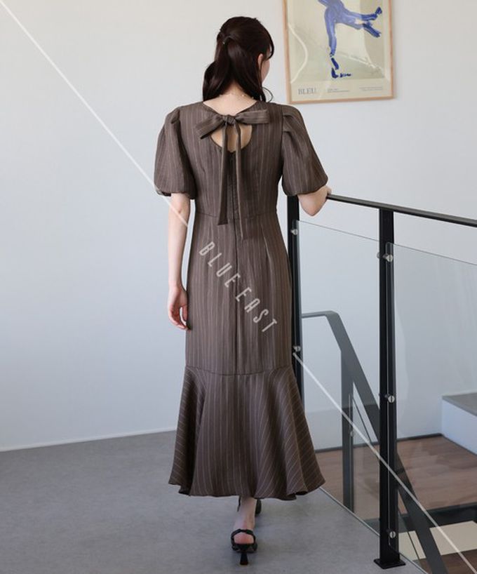 日本 BLUE EAST - 優雅方領後綁帶泡泡袖魚尾洋裝-格紋-黑 (M)