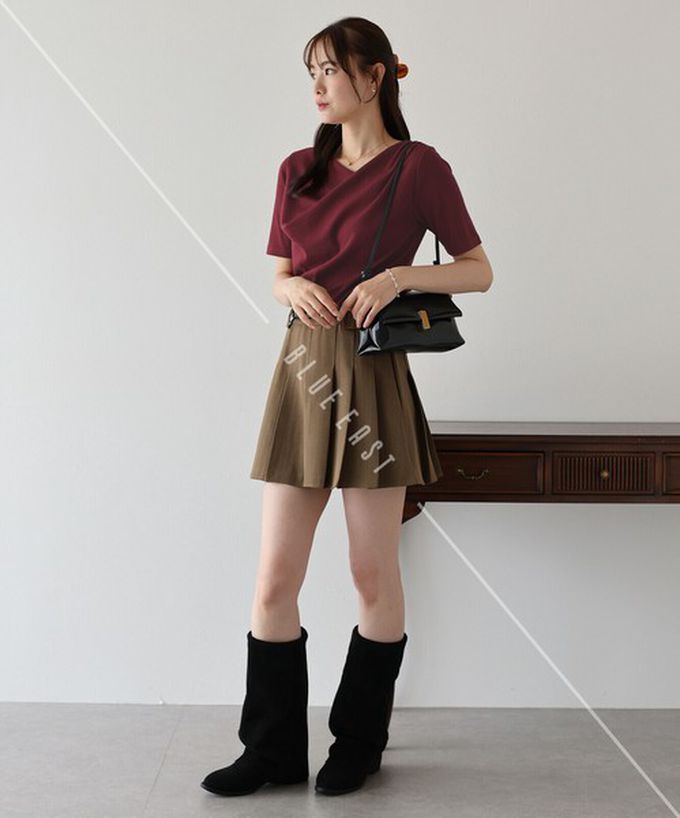 日本 BLUE EAST - 美型羅紋皺摺V領短袖上衣-水藍