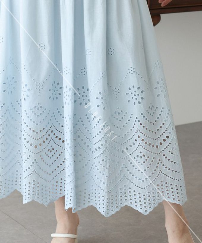 日本 BLUE EAST - 甜美雕花蕾絲下擺鬆緊長裙-白