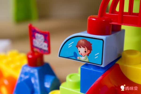 3 in 1 益智積木學習桌 ✖ 軌道滾球積木【獨家現省優惠】↗