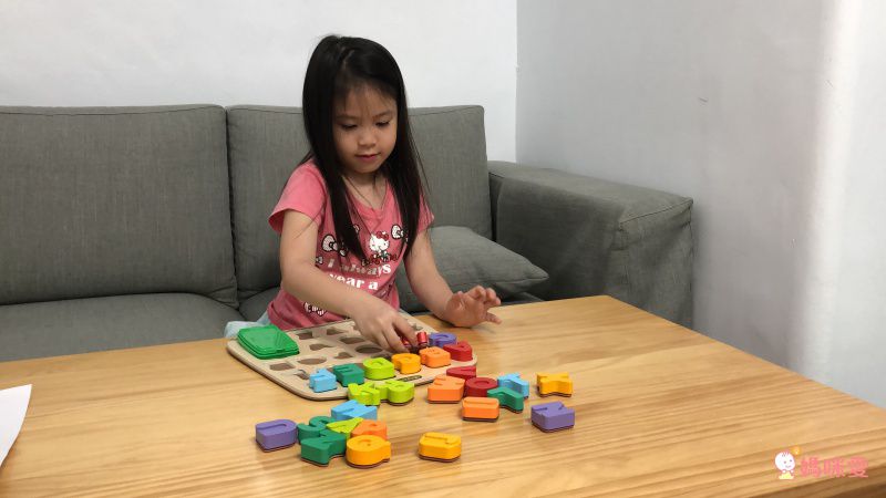 Crayola繪兒樂 - 早教創意啟蒙趣味蓋印塗鴉字母木拼圖-【獨家送】Crayola質感收納袋