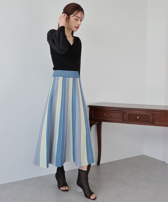 日本 BLUE EAST - [店員推薦] 撞色修身針織長裙-水藍x米杏