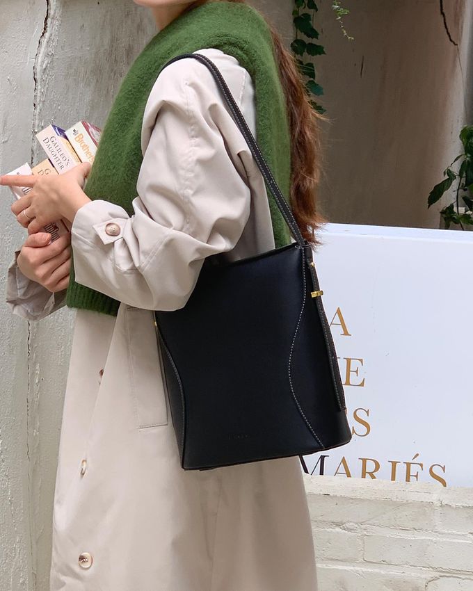 韓國lemego - 牛皮時尚簡約水桶包(Igeo)-黑色