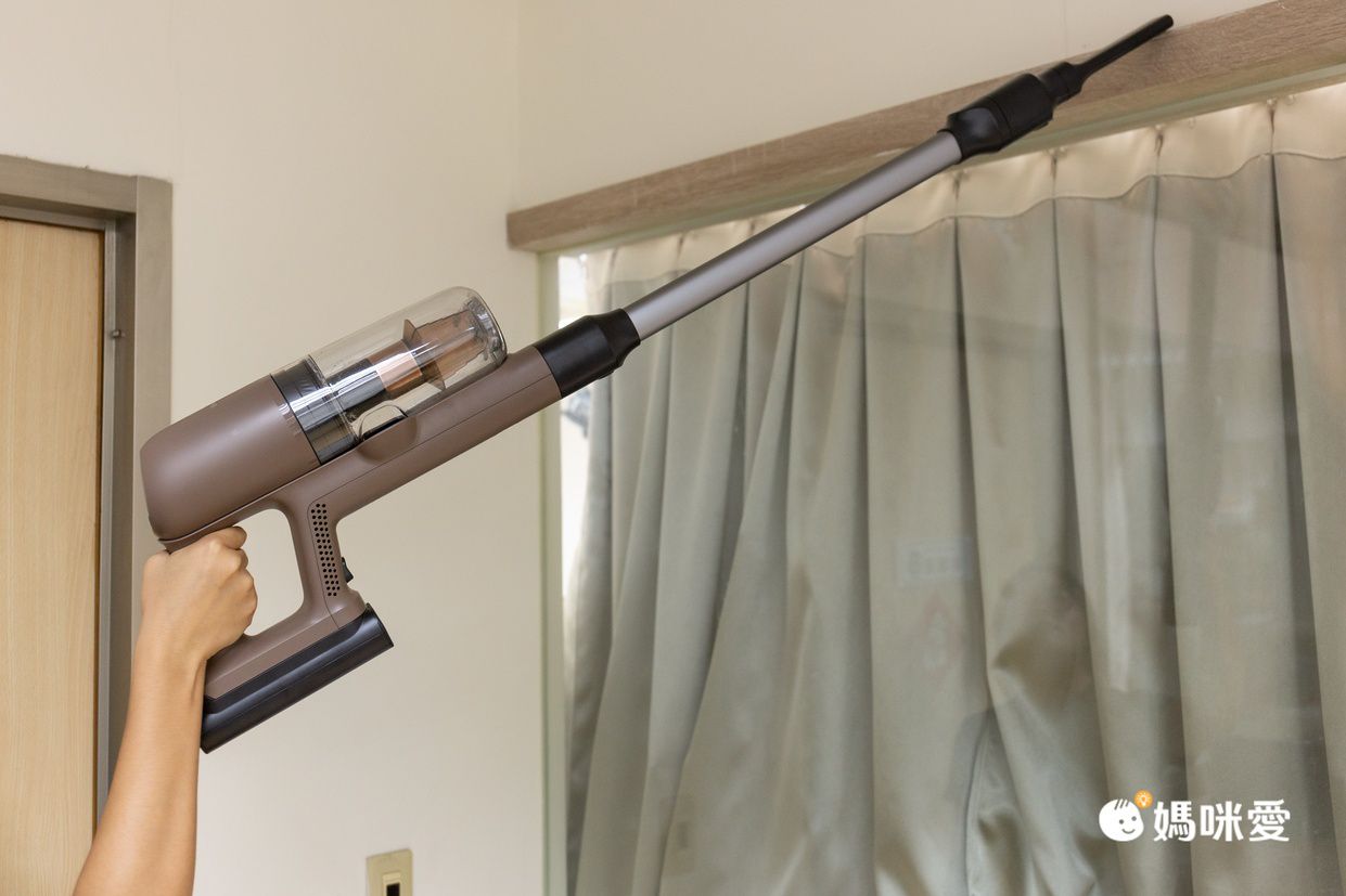 乾濕兩用、超強吸力【Electrolux 伊萊克斯】直立濕拖吸塵器