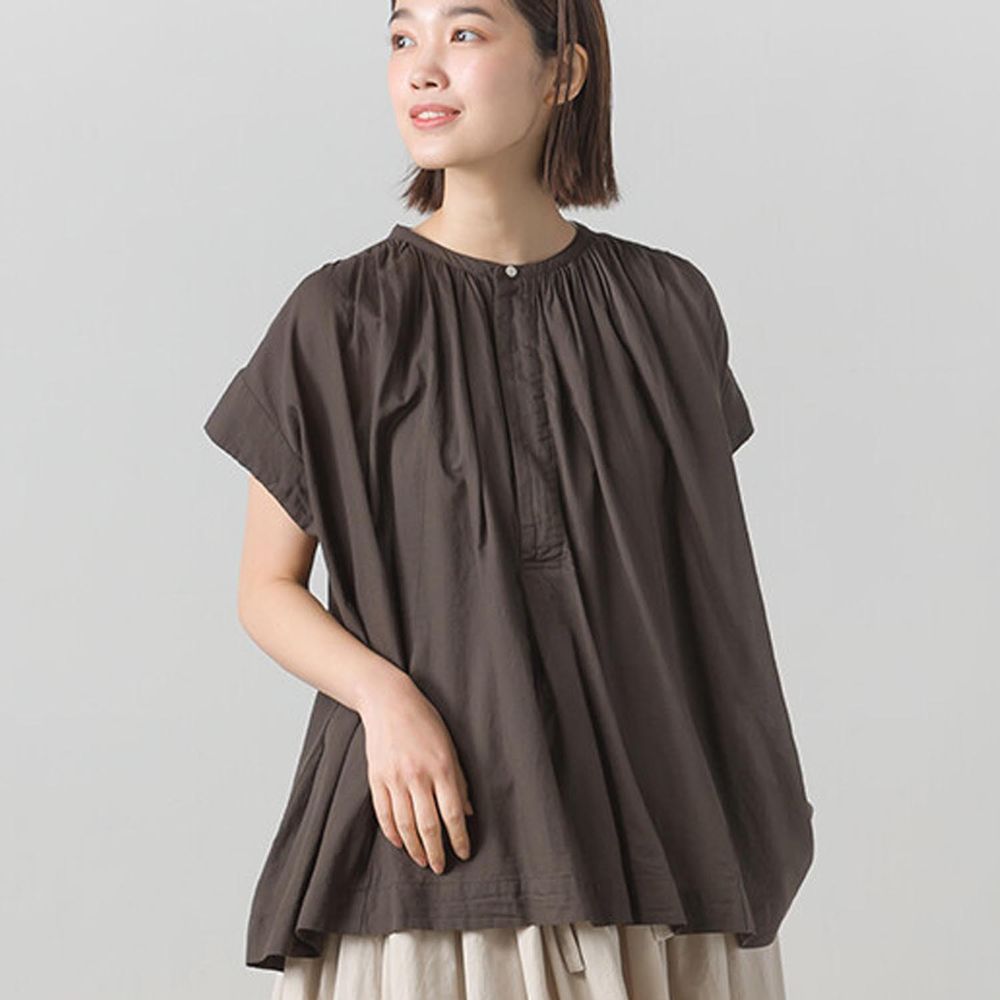 日本 OMNES - 菱織輕盈感透膚短袖上衣-石墨灰