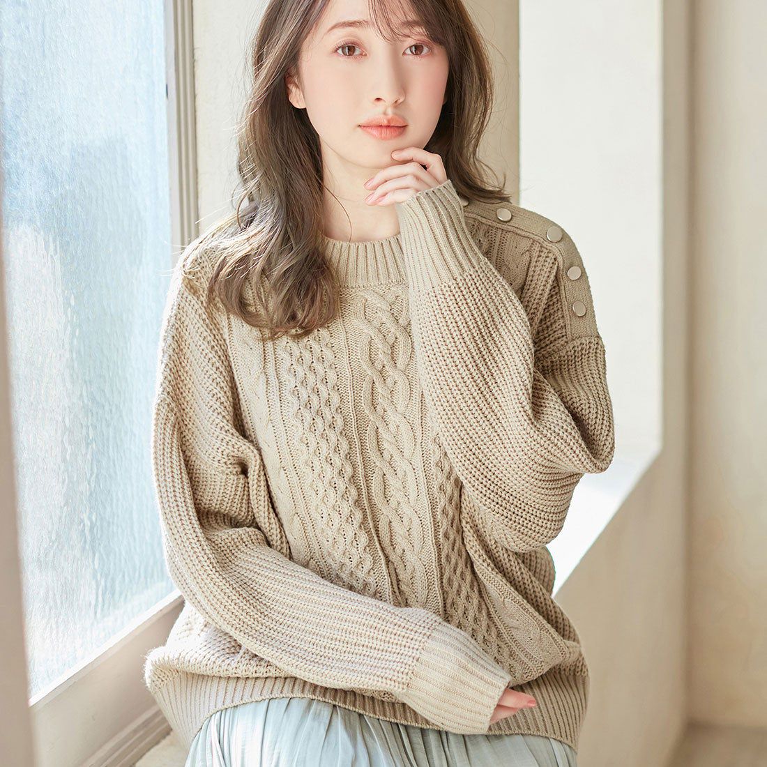 日本 BELLUNA - 金釦裝飾麻花編織毛衣-深藍