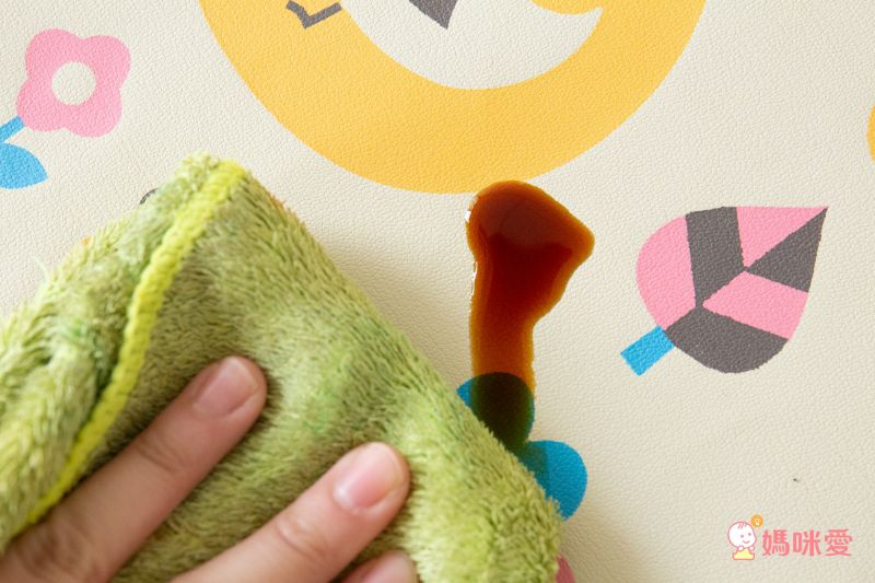 日本兒童增高座墊Ｘ防水圍兜 ★ 用餐更輕鬆！