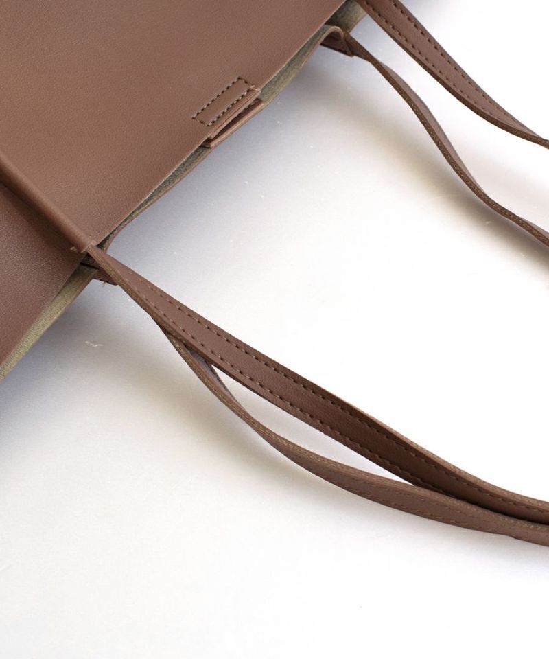 日本 zootie - 大容量磁吸皮革肩背包-米