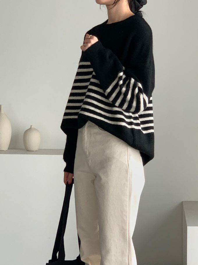韓國女裝連線 - 條紋點綴寬鬆版型針織上衣-黑 (FREE)