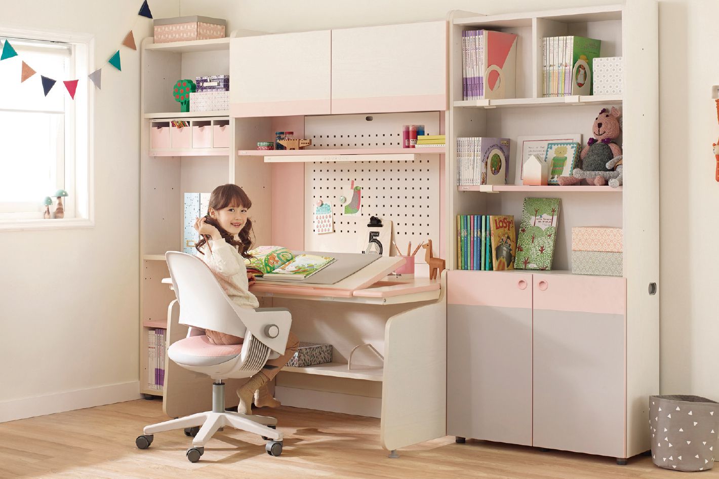 iloom怡倫家居 - Ringo-i (一秒收心-固定型) 專注學習兒童成長椅/兒童椅-輕柔甜粉