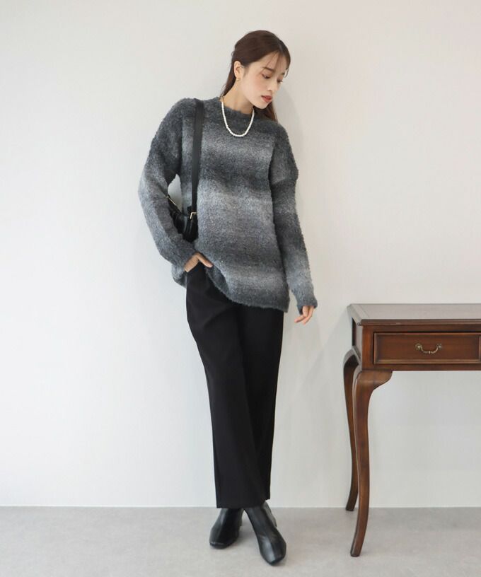 日本 BLUE EAST - 柔軟的夢漸層圓領毛衣-海洋藍