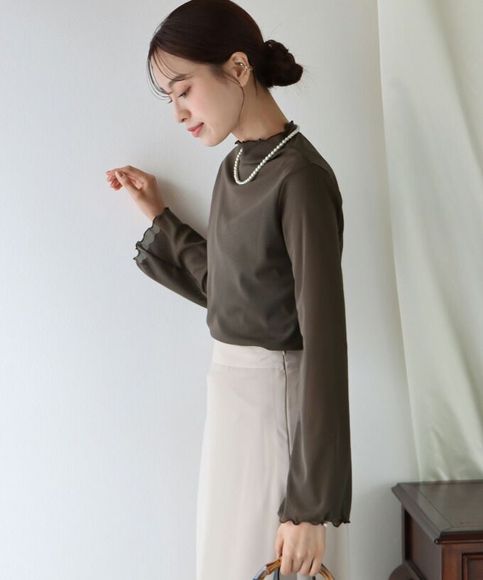 日本 BLUE EAST - 百搭木耳捲邊長袖上衣-白杏