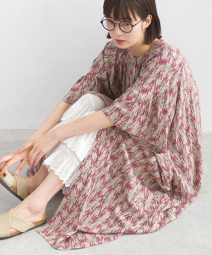 日本 Lupilien - 柔滑嫘縈植物印花寬鬆短袖洋裝-綠x桃