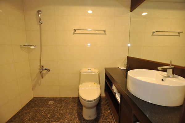 富豪國際大飯店 ★ 出示花博卡或花博門票，就送台中名產「太陽餅」！