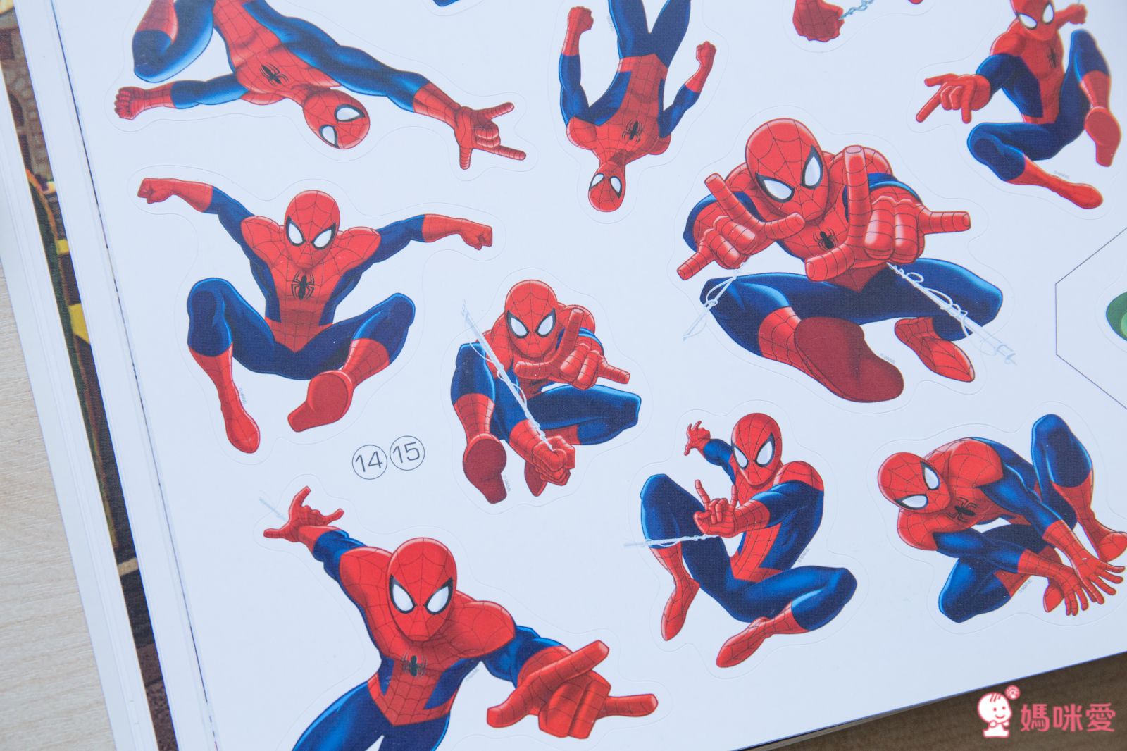 【超級英雄/蜘蛛人 貼紙書】熱愛英雄的男孩不能錯過☞大量貼紙與趣味題型 盡情當個小小英雄