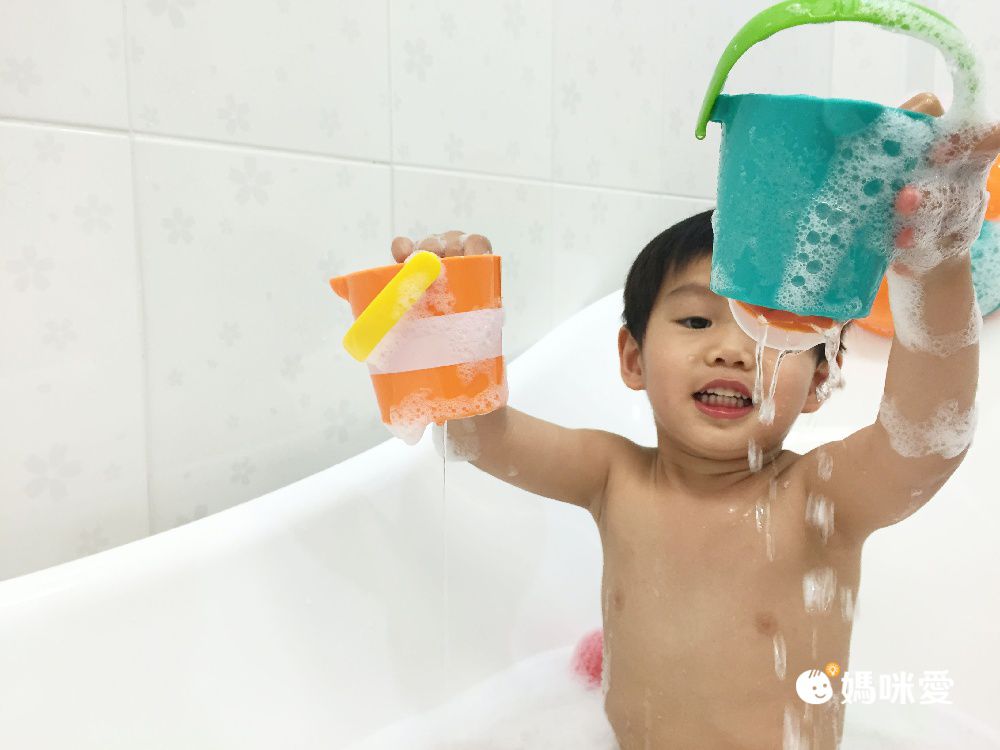 浴室秒變水上樂園【德國 Hape】戲水玩具，孩子愛上洗澡的魔法