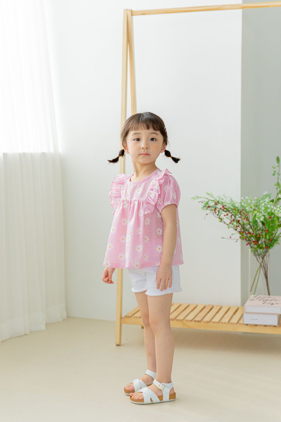 韓國 Orange Mom - 小雛菊格紋荷葉裝飾上衣-天藍