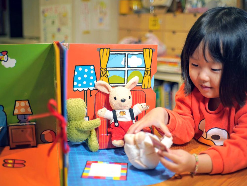 法國《豆豆的家》升級啦！幫3隻玩偶洗澡、蓋被被