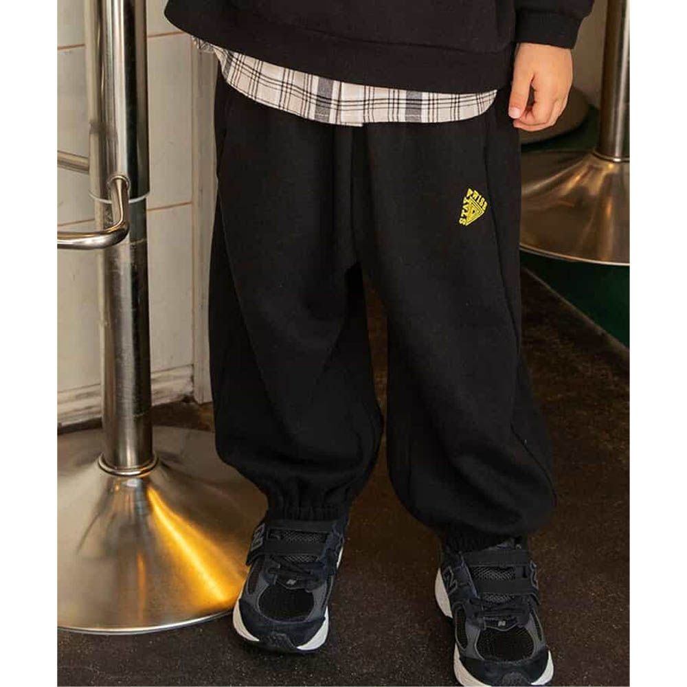 100%棉 刺繡帥氣縮口長褲-黑