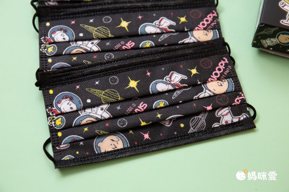 QMI-MASK 智匯家 - [限量]專利感溫變色款-史努比太空人/熔噴三層成人防護防塵口罩/台灣製平面(未滅菌)-超值優惠組-共10入*3盒(5入袋裝隨身好方便)