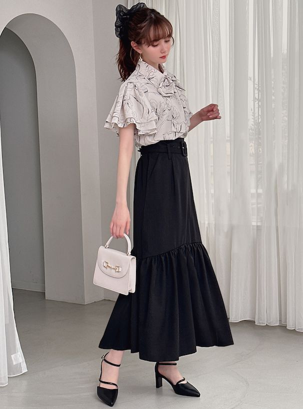 日本 GRL - 花朵線條蝴蝶結雪紡短袖上衣-簡約黑