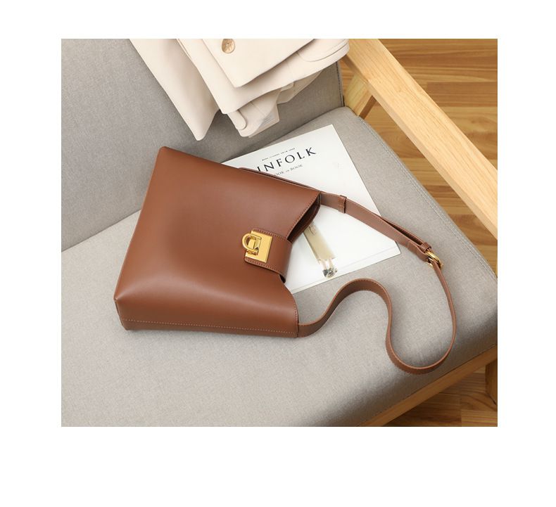 真皮時尚水桶包/單肩斜背包-棕色 (27.5x22.5x10.5cm)