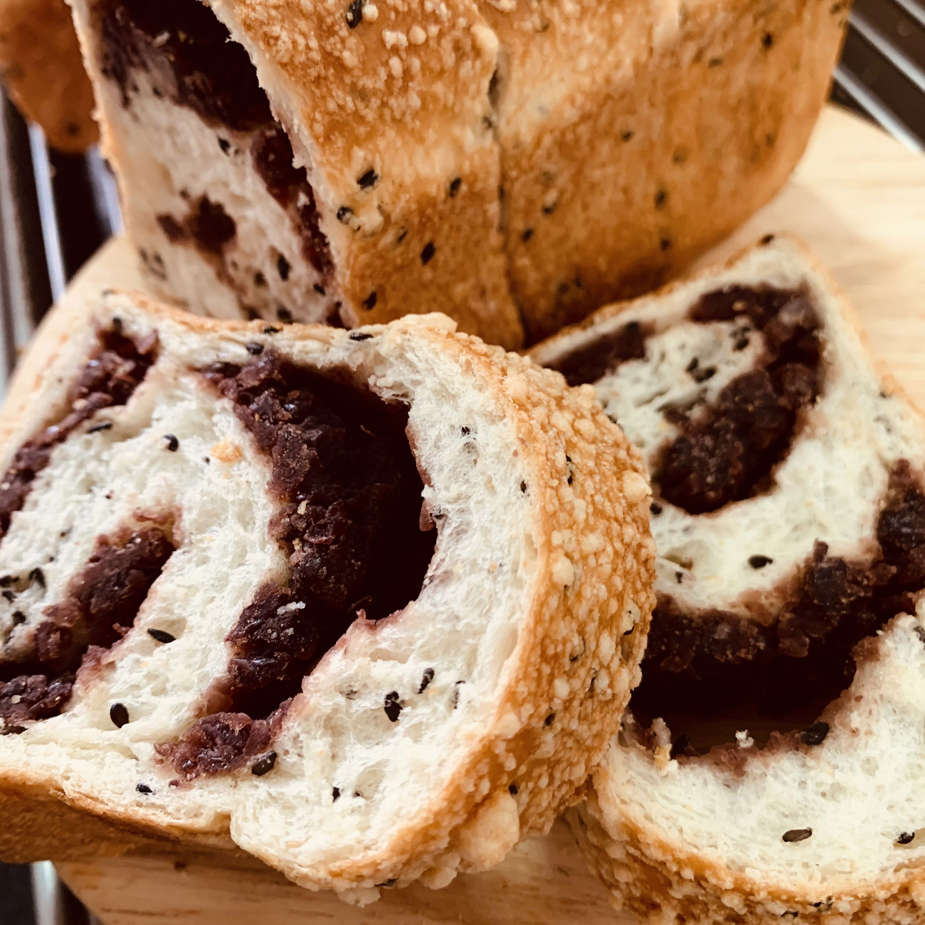 Candy Wedding - 芝麻紅豆QQ吐司-350土10g/個