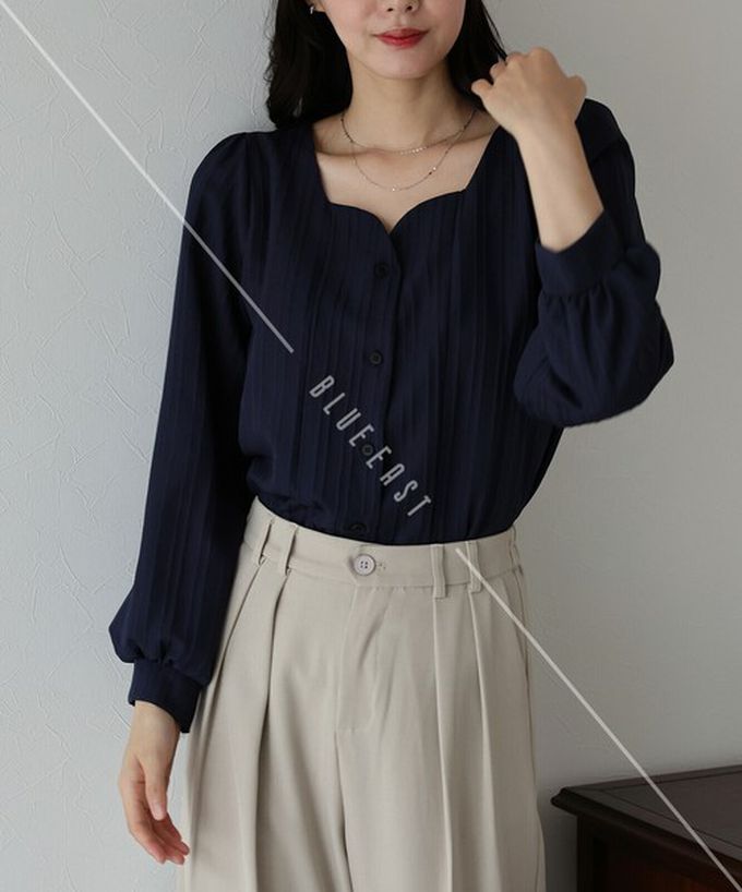 日本 BLUE EAST - 甜美心型領線條紋理長袖襯衫-白