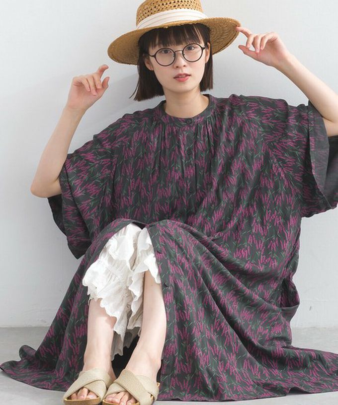 日本 Lupilien - 柔滑嫘縈植物印花寬鬆短袖洋裝-綠x桃