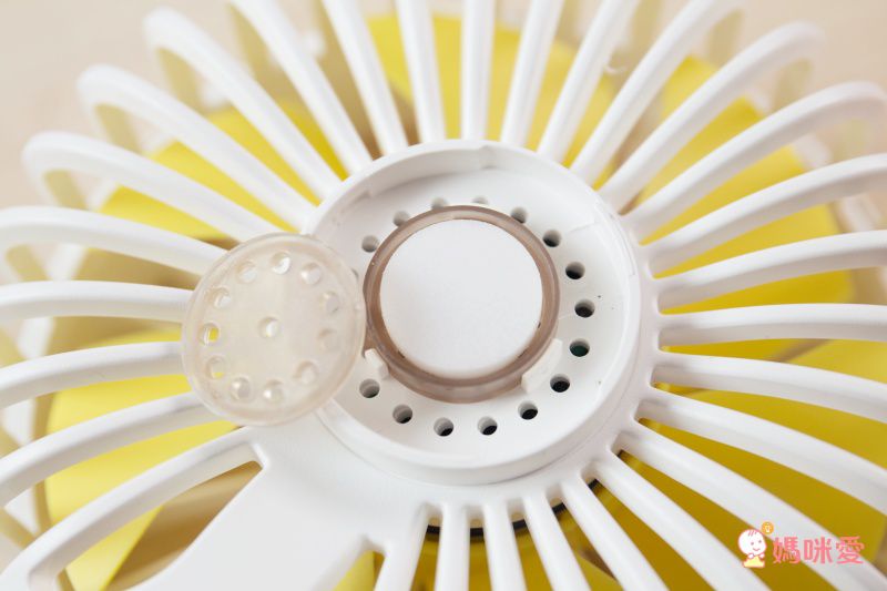 HealthLife 手持 / 電動擺頭兩用清涼小風扇