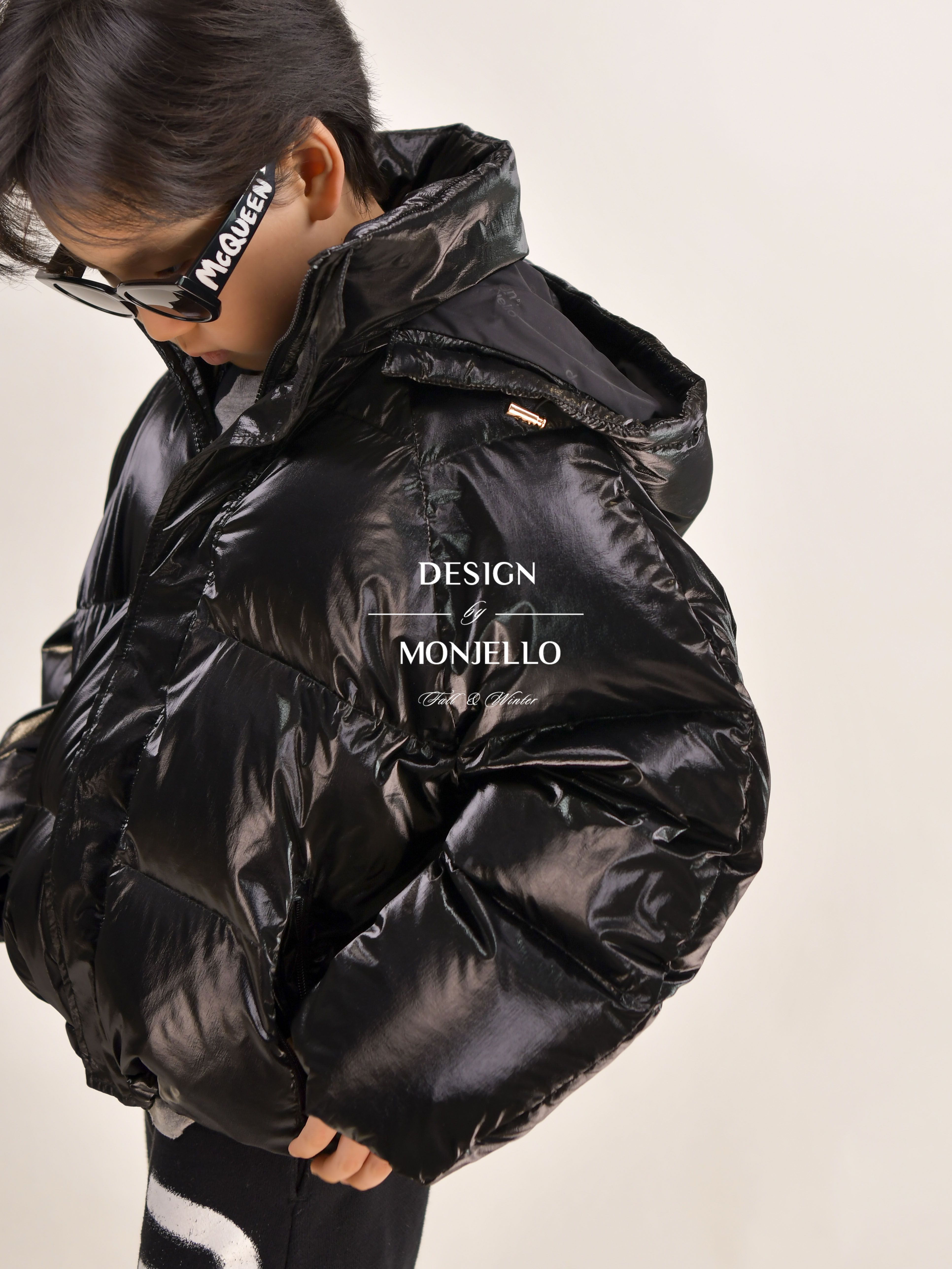 韓國 MONJELLO - (100%鴨絨)極暖立領短版羽絨外套-黑