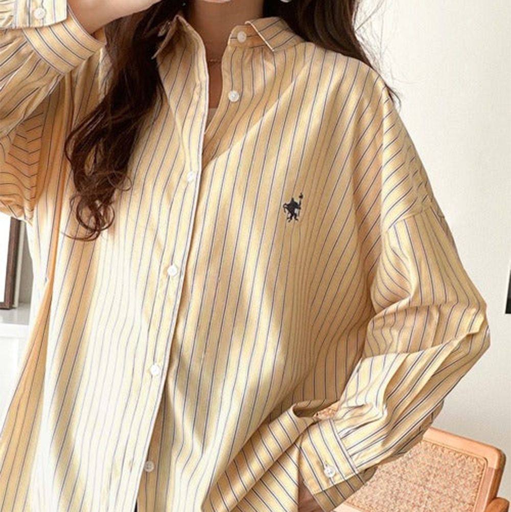 胸前刺繡直條紋率性長袖襯衫-淺黃