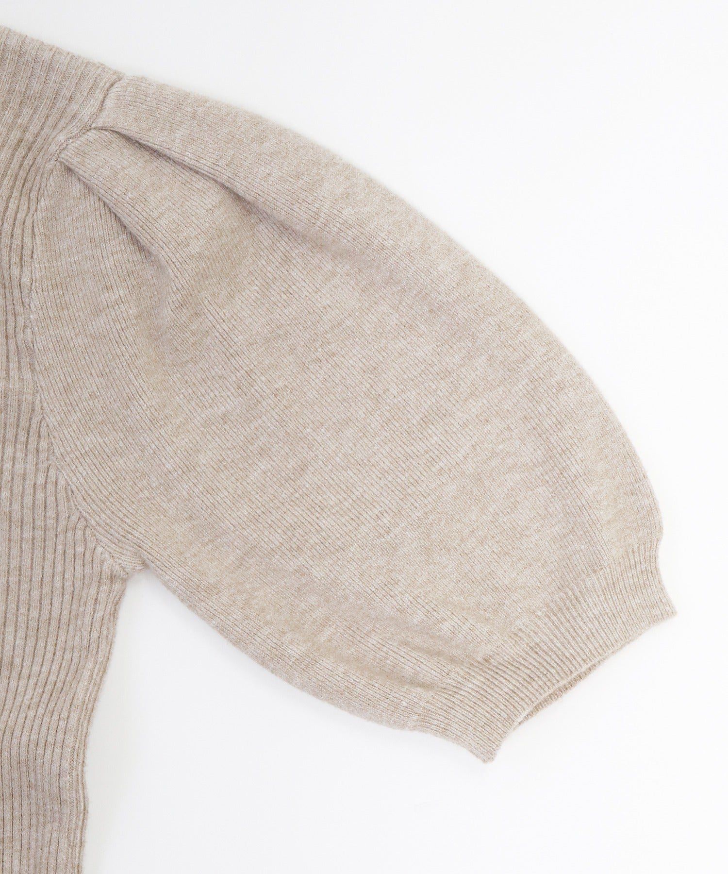 日本 BLUE EAST - 甜美彈性羅紋泡泡袖上衣-咖啡